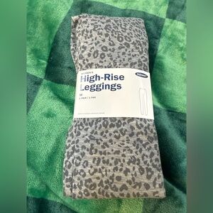 Old Navy Gray Animal Print Leggings